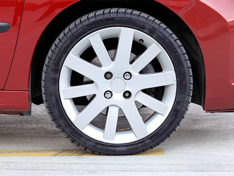 Autofelge beschichtet mit Pulverlack, der mit einer Compoundier-Maschine für Pulverlack hergestellt wurde.