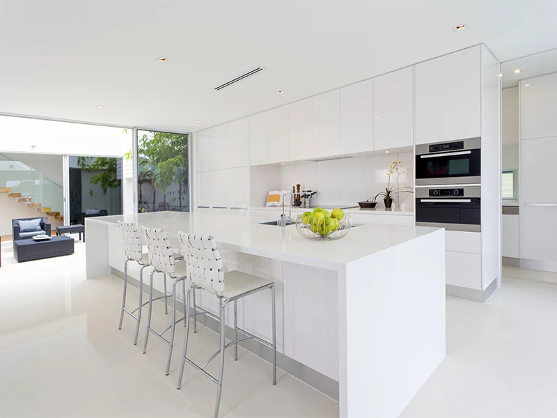 Mit Pulverlack beschichtete Küche als Beispiel für die Pulverlack-Compoundierung.