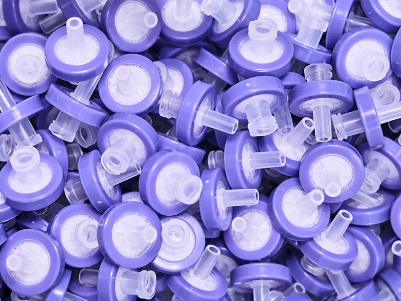 Spritzenfiltrationsmembranen als Beispiel für Anwendungen aus Fluorkautschuk