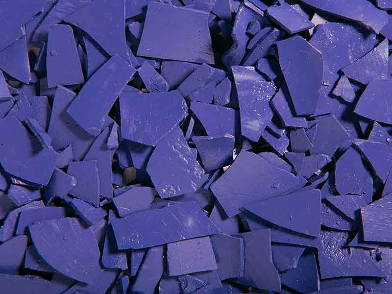 Violet granulate for powder coating, manufactured on a compounding system for powder coatings
