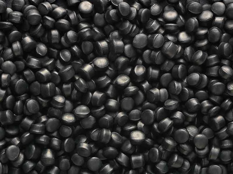 Schwarze Rohmasse aus halbleitenden Kabelcompounds, hergestellt mit einem BUSS Compounder, für die Isolierung von Kabeln