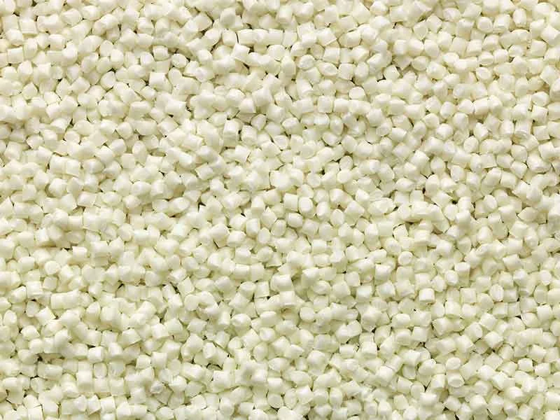 Gelbliches Granulat, das in einem Polycarbonat Compoundier-System hergestellt wurde