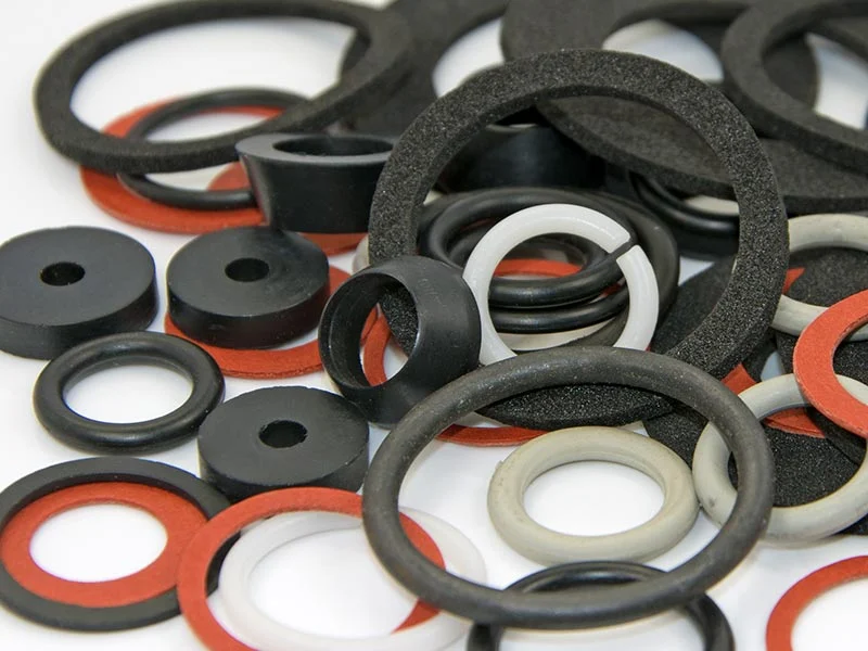 Sealing rings in black, red and white from rubber compounds