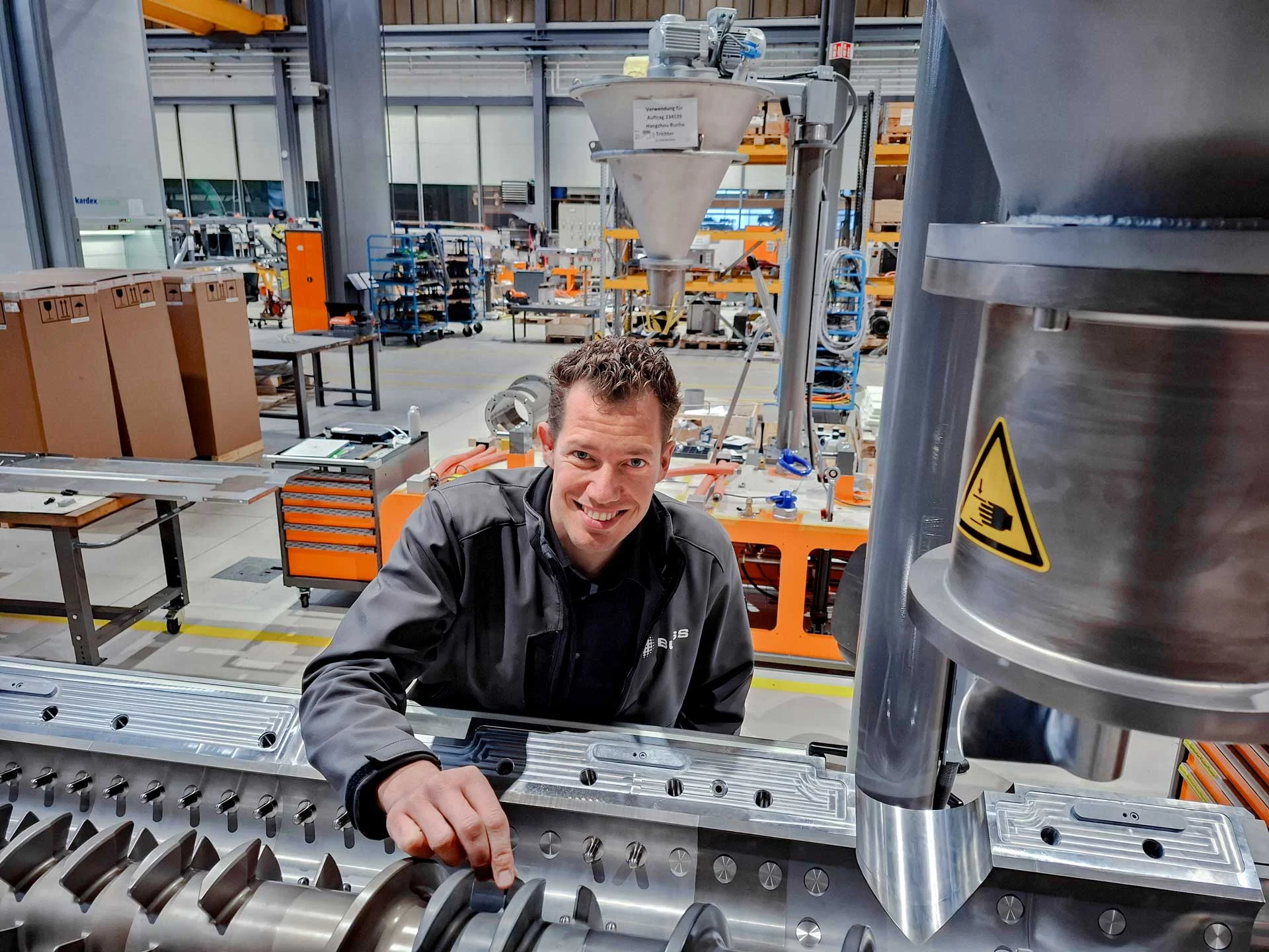 service_lifecyclemanagement_slider-background